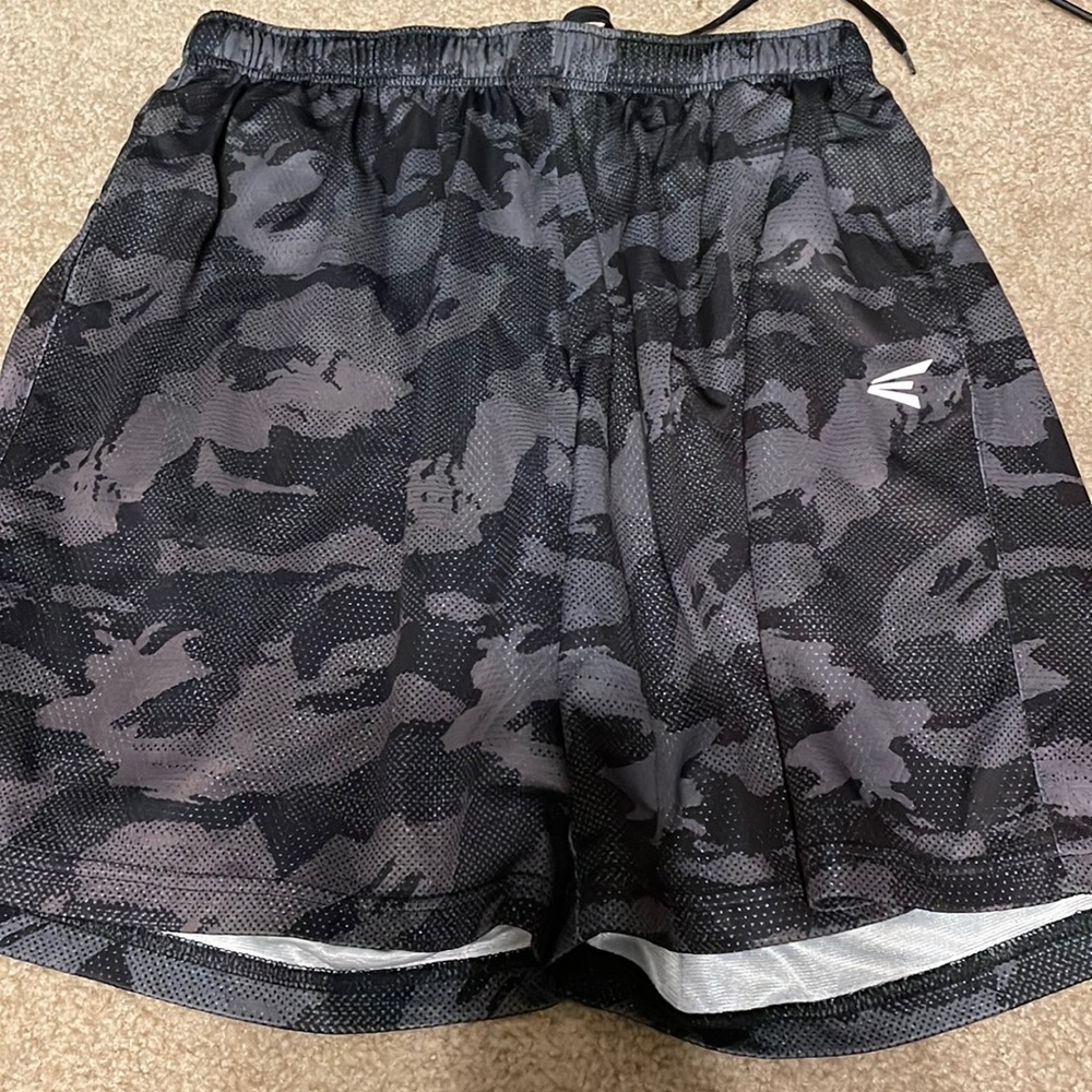 Mens camo easton shorts